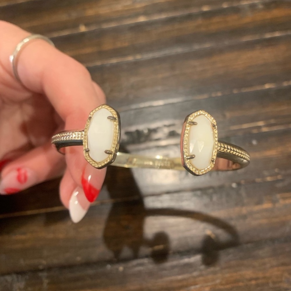 Kendra Scott bracelet